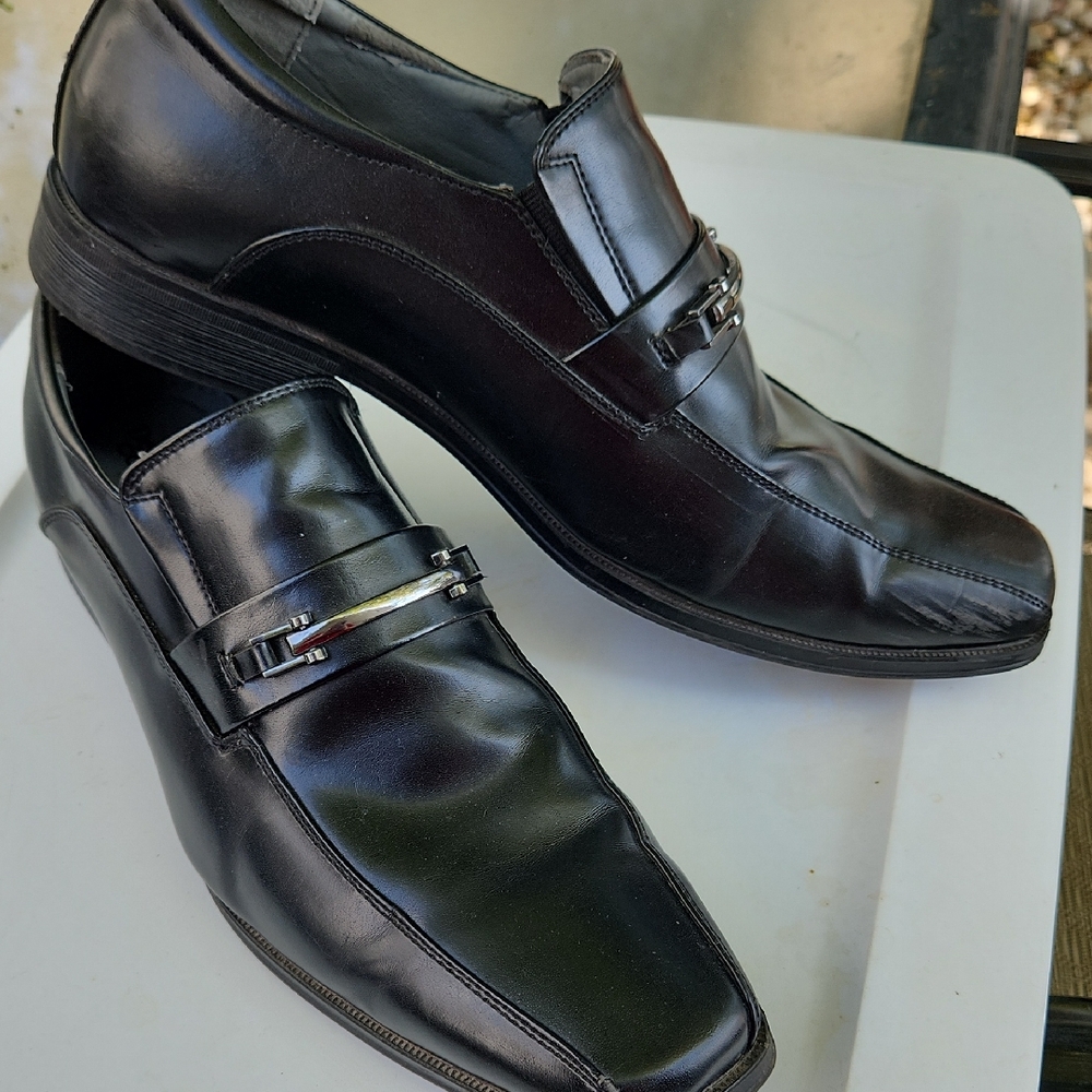 Dexter Classic Black Leather Loafers